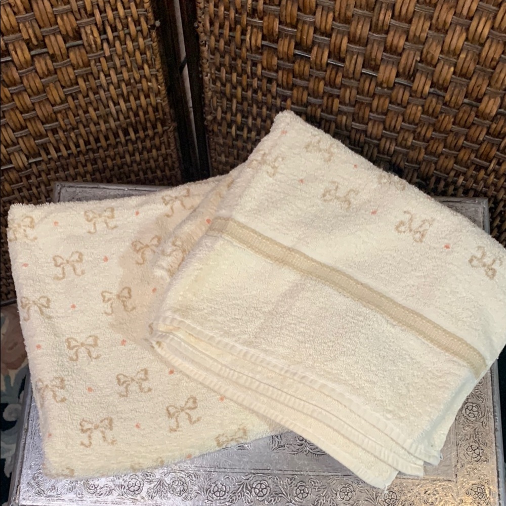 Vintage Bow Motif Towels by St. Mary’s